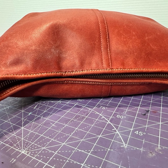 Vintage Coach Ergo hobo in red - Picture 6 of 10